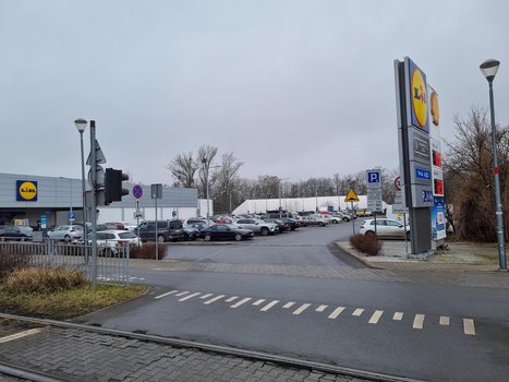 Lidl Wrocław ul. Powstańców Śl. 211a-2