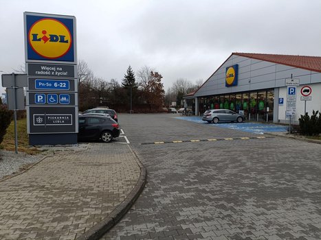 Lidl Bełchatów ul. Wyszyńskiego 7-1