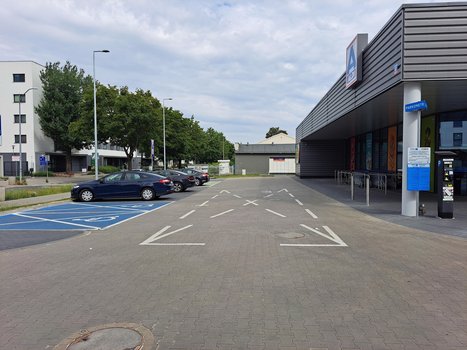 Aldi Poznań ul. Jeleniogórska 8-4