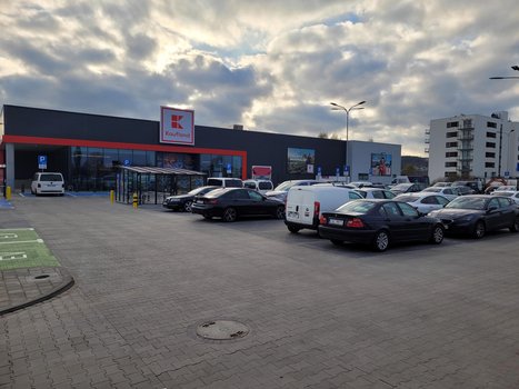 Kaufland Rumia ul. Dąbrowskiego 70-3